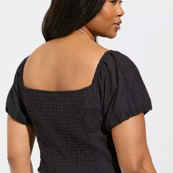 TORRID EYELET KEYHOLE CROP TOP - Picture 5 of 6